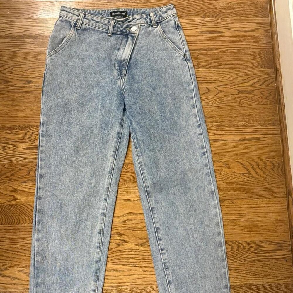 Prettylittlething Women's Blue Jeans